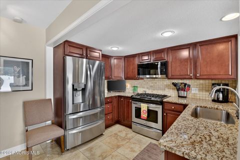 Tiny photo for 6818 Fenwyck Road # 6, Maumee, OH 43537 (MLS # 10003984)