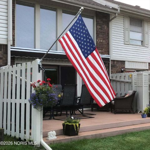 Tiny photo for 6818 Fenwyck Road # 6, Maumee, OH 43537 (MLS # 10003984)