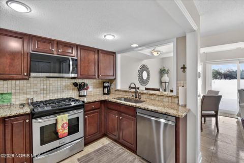 Tiny photo for 6818 Fenwyck Road # 6, Maumee, OH 43537 (MLS # 10003984)