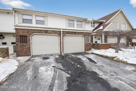 Tiny photo for 6818 Fenwyck Road # 6, Maumee, OH 43537 (MLS # 10003984)