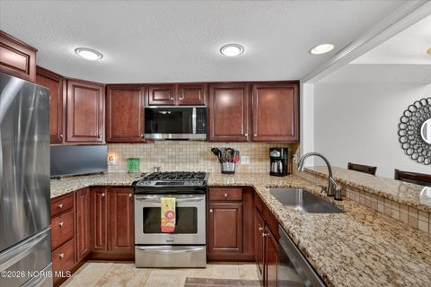 Tiny photo for 6818 Fenwyck Road # 6, Maumee, OH 43537 (MLS # 10003984)