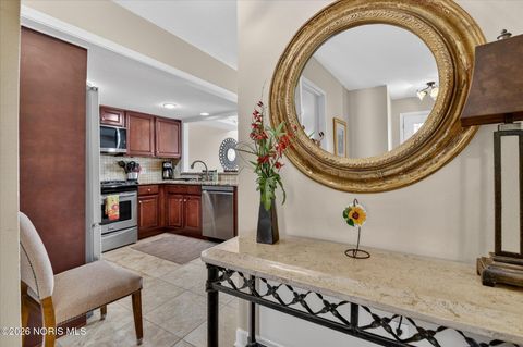 Tiny photo for 6818 Fenwyck Road # 6, Maumee, OH 43537 (MLS # 10003984)