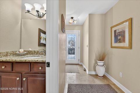 Tiny photo for 6818 Fenwyck Road # 6, Maumee, OH 43537 (MLS # 10003984)