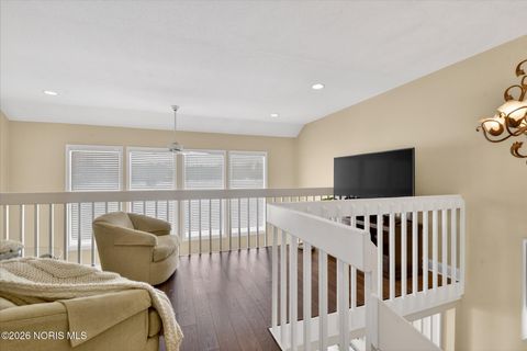 Tiny photo for 6818 Fenwyck Road # 6, Maumee, OH 43537 (MLS # 10003984)