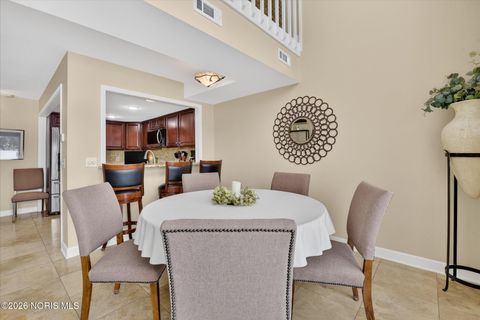 Tiny photo for 6818 Fenwyck Road # 6, Maumee, OH 43537 (MLS # 10003984)