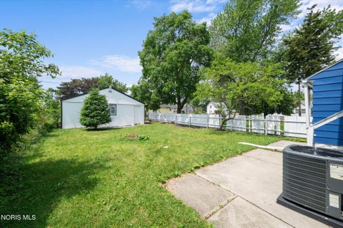Tiny photo for 421 Columbus Street, Toledo, OH 43611 (MLS # 10009067)