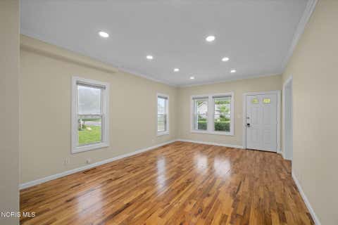 Tiny photo for 421 Columbus Street, Toledo, OH 43611 (MLS # 10009067)