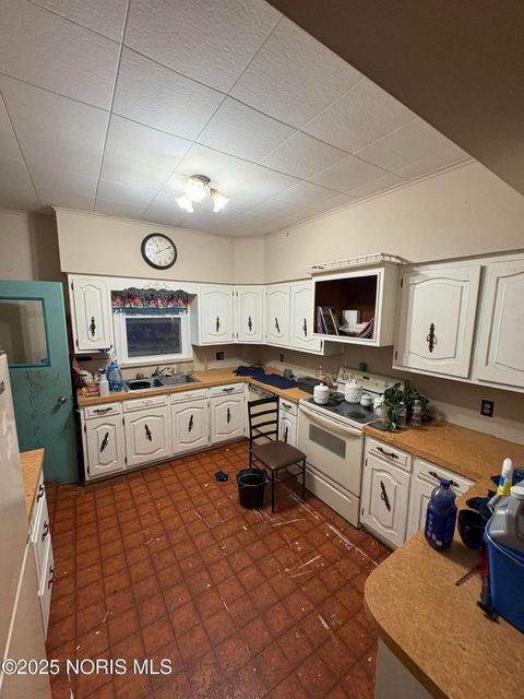 Tiny photo for 403 W Sugar Street, Leipsic, OH 45856 (MLS # 10000403)