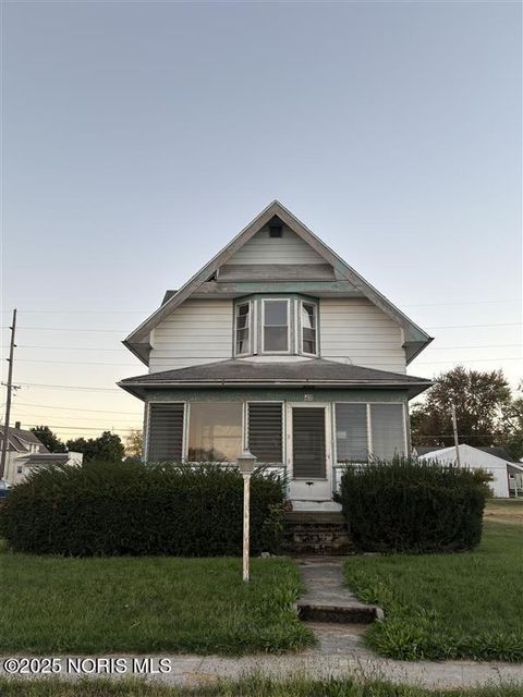 Photo of 403 W Sugar Street, Leipsic, OH 45856 (MLS # 10000403)