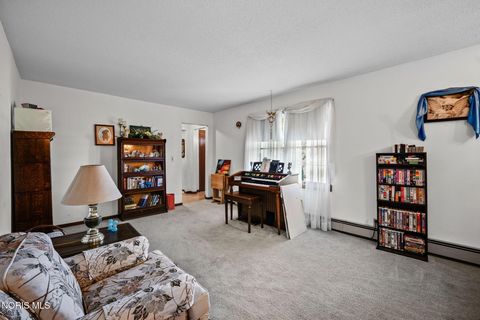 Tiny photo for 657 Appian Avenue, Napoleon, OH 43545 (MLS # 10006640)