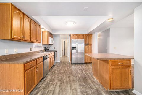 Tiny photo for 5848 Dalton Road, Toledo, OH 43612 (MLS # 10001984)