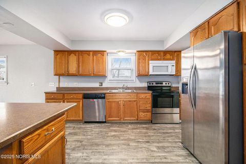 Tiny photo for 5848 Dalton Road, Toledo, OH 43612 (MLS # 10001984)