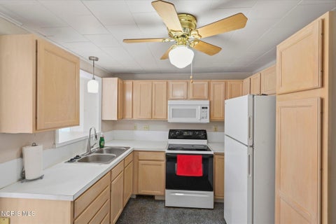 Tiny photo for 2419 Bucklew Dr DR, Toledo, OH 43613 (MLS # 10014841)