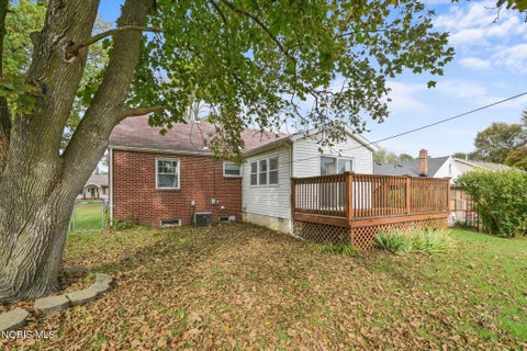 Tiny photo for 2419 Bucklew Dr DR, Toledo, OH 43613 (MLS # 10014841)