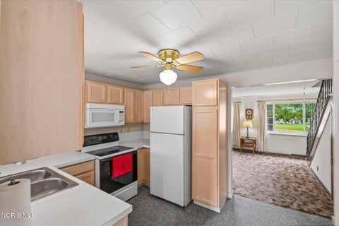 Tiny photo for 2419 Bucklew Dr DR, Toledo, OH 43613 (MLS # 10014841)
