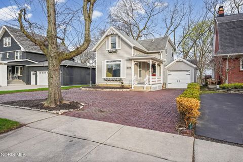 Photo of 604 River Road, Maumee, OH 43537 (MLS # 10006192)