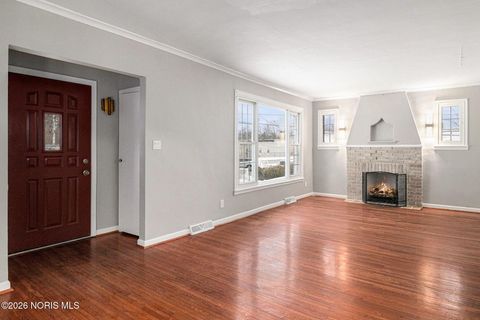 Tiny photo for 4705 W Bancroft Street, Toledo, OH 43615 (MLS # 10003243)