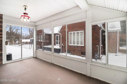 Tiny photo for 4705 W Bancroft Street, Toledo, OH 43615 (MLS # 10003243)