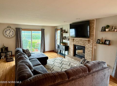 Tiny photo for 810 Greenview Avenue, Delta, OH 43515 (MLS # 10000361)