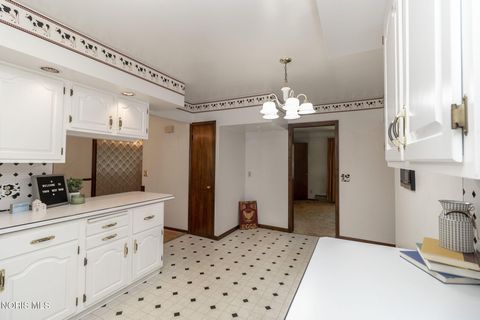 Tiny photo for 1864 Travis Drive, Toledo, OH 43613 (MLS # 10008444)