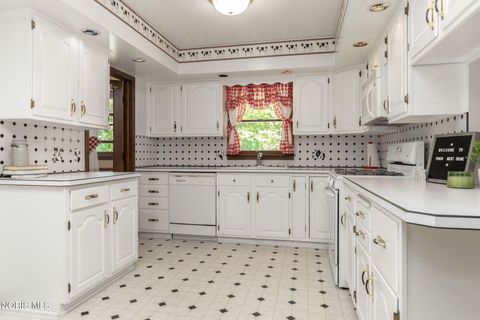 Tiny photo for 1864 Travis Drive, Toledo, OH 43613 (MLS # 10008444)
