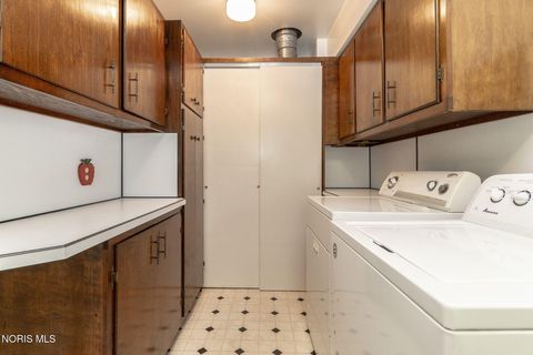 Tiny photo for 1864 Travis Drive, Toledo, OH 43613 (MLS # 10008444)