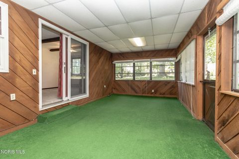 Tiny photo for 1864 Travis Drive, Toledo, OH 43613 (MLS # 10008444)