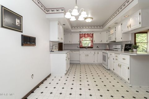 Tiny photo for 1864 Travis Drive, Toledo, OH 43613 (MLS # 10008444)