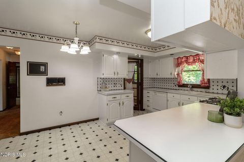 Tiny photo for 1864 Travis Drive, Toledo, OH 43613 (MLS # 10008444)