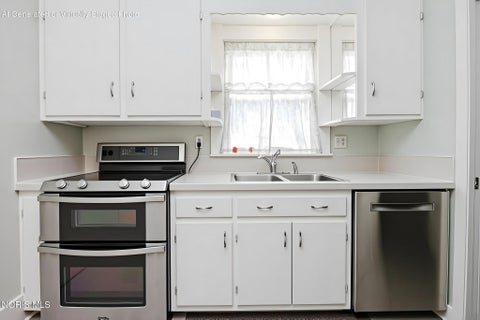 Tiny photo for 923 Washington Avenue, Findlay, OH 45840 (MLS # 10010019)