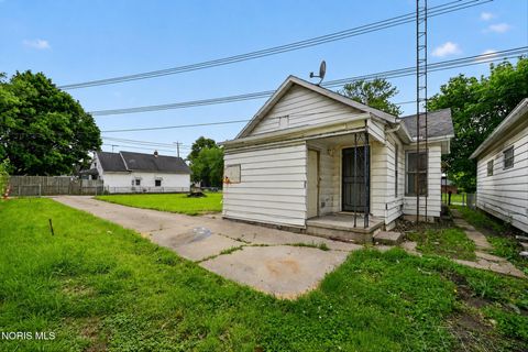 Tiny photo for 2938 Chase Street, Toledo, OH 43611 (MLS # 10008034)