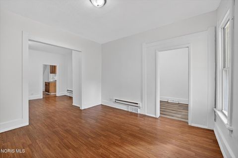 Tiny photo for 2938 Chase Street, Toledo, OH 43611 (MLS # 10008034)