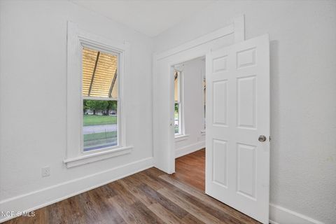 Tiny photo for 2938 Chase Street, Toledo, OH 43611 (MLS # 10008034)