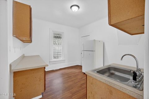 Tiny photo for 2938 Chase Street, Toledo, OH 43611 (MLS # 10008034)