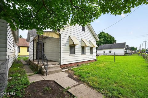 Tiny photo for 2938 Chase Street, Toledo, OH 43611 (MLS # 10008034)