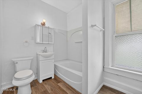 Tiny photo for 2938 Chase Street, Toledo, OH 43611 (MLS # 10008034)