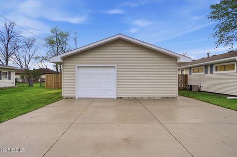 Tiny photo for 110 Mount Vernon Place, Walbridge, OH 43465 (MLS # 10006372)