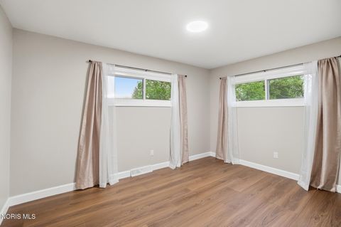 Tiny photo for 110 Mount Vernon Place, Walbridge, OH 43465 (MLS # 10006372)