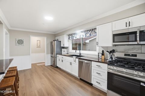 Tiny photo for 110 Mount Vernon Place, Walbridge, OH 43465 (MLS # 10006372)