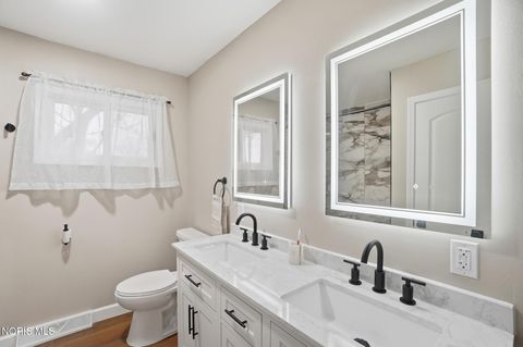 Tiny photo for 110 Mount Vernon Place, Walbridge, OH 43465 (MLS # 10006372)