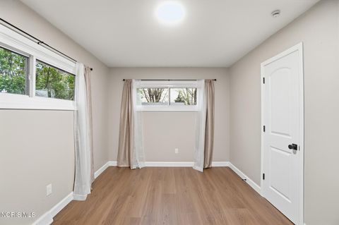 Tiny photo for 110 Mount Vernon Place, Walbridge, OH 43465 (MLS # 10006372)