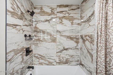 Tiny photo for 110 Mount Vernon Place, Walbridge, OH 43465 (MLS # 10006372)