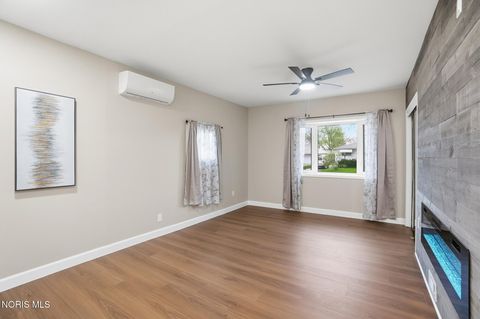 Tiny photo for 110 Mount Vernon Place, Walbridge, OH 43465 (MLS # 10006372)