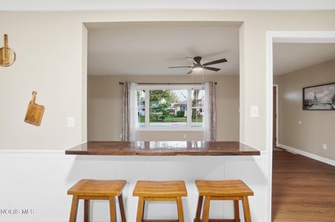 Tiny photo for 110 Mount Vernon Place, Walbridge, OH 43465 (MLS # 10006372)