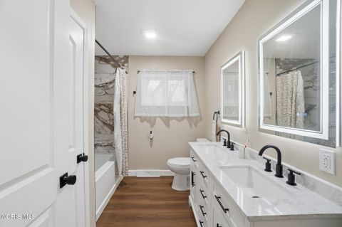 Tiny photo for 110 Mount Vernon Place, Walbridge, OH 43465 (MLS # 10006372)