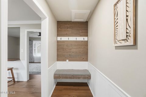 Tiny photo for 110 Mount Vernon Place, Walbridge, OH 43465 (MLS # 10006372)