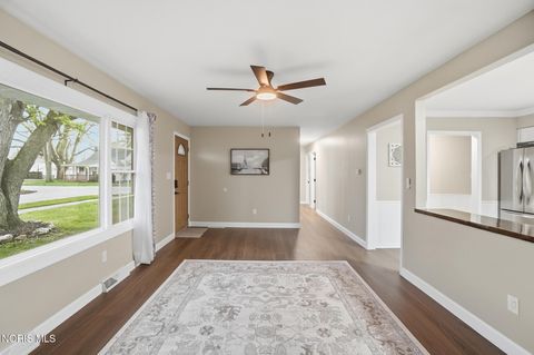 Tiny photo for 110 Mount Vernon Place, Walbridge, OH 43465 (MLS # 10006372)