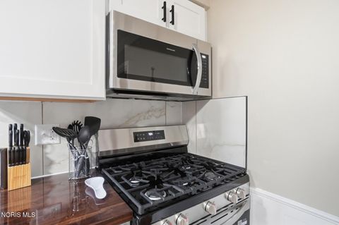 Tiny photo for 110 Mount Vernon Place, Walbridge, OH 43465 (MLS # 10006372)