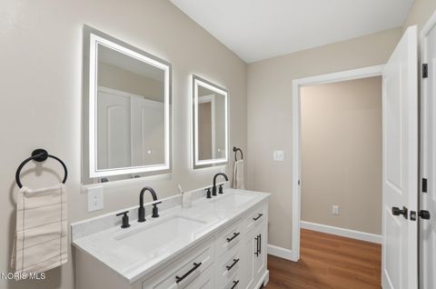 Tiny photo for 110 Mount Vernon Place, Walbridge, OH 43465 (MLS # 10006372)