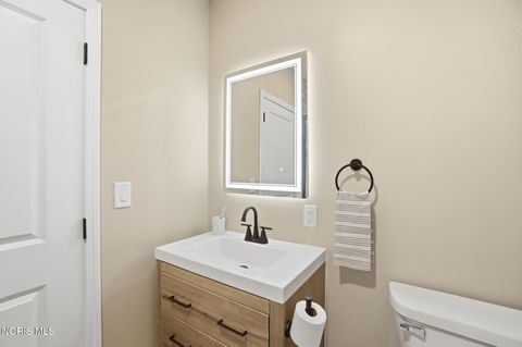 Tiny photo for 110 Mount Vernon Place, Walbridge, OH 43465 (MLS # 10006372)